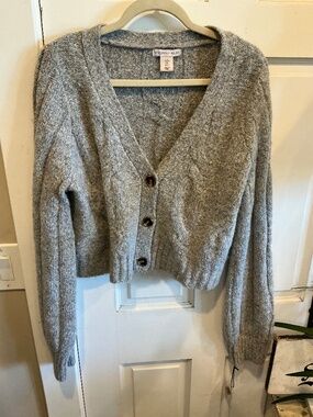 Sincerely Jules cropped button up sweater!  Brand new with tags!  Size large